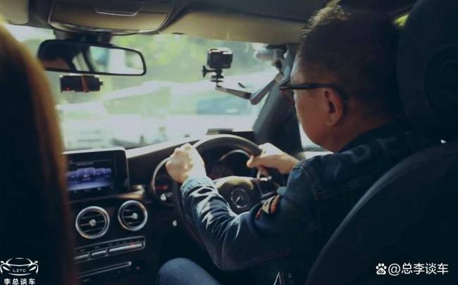 王晶讲许绍雄“Benz哥”名字来历 开奔驰成艺名起源