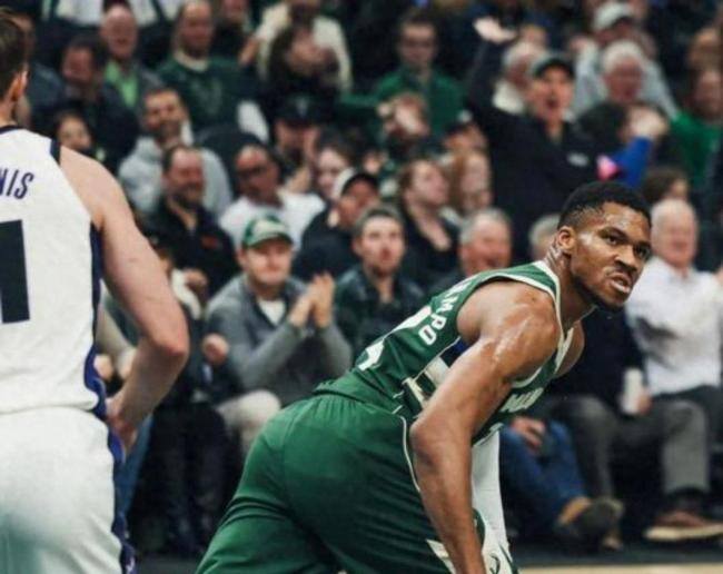 字母哥恐怖如斯 全能战士引领逆转胜