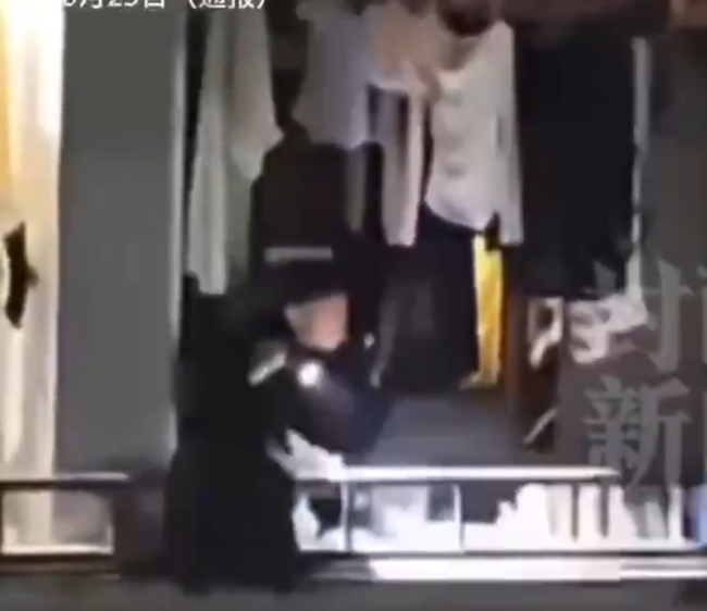 网友呼吁严惩夜闯女寝留学生 涉事学生已被开除学籍