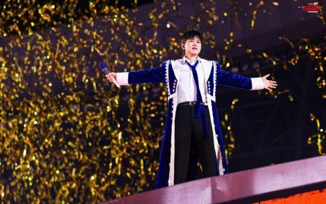 谢娜称张杰为华语live王 200场演唱会圆满落幕