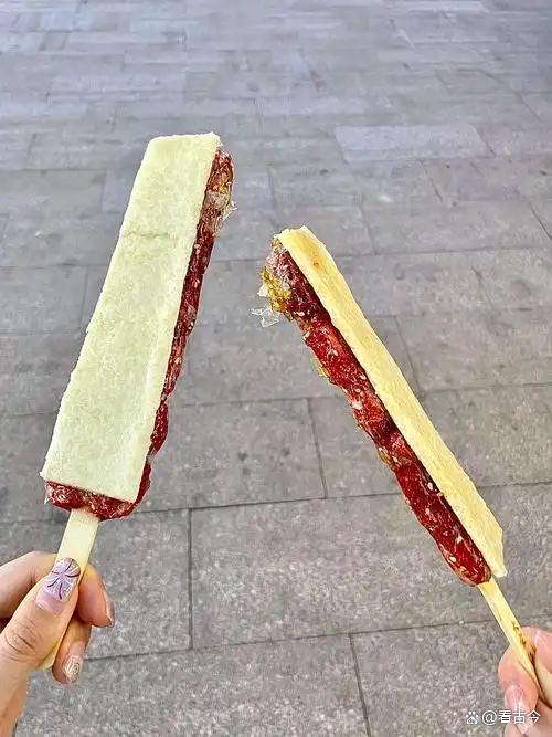 奶皮子糖葫芦成新网红?卖到40元一串还得排队抢着买!