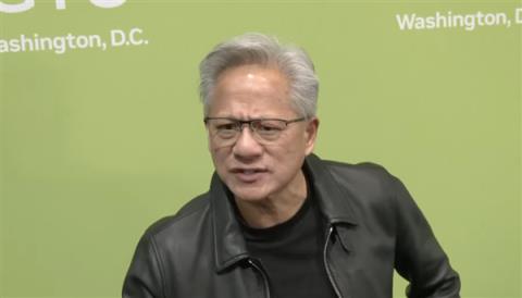 台上黄仁勋最强GPU炸场!台下感叹:中国芯片爆发了(图1)