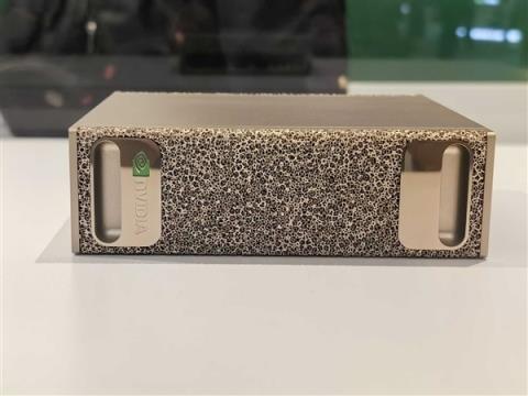 NVIDIA三万块的AI迷你超算实测：功耗、性能双双腰斩不到宣称一半！(图1)