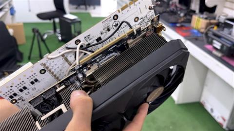 杂交显卡新玩法：GTX1080Ti修好了RTX5070Ti(图4)
