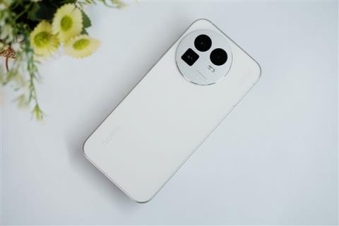 全球首发理光GR影像!真我GT8Pro图赏(图6)