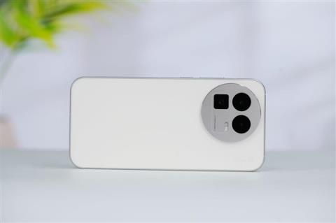 全球首发理光GR影像!真我GT8Pro图赏(图7)