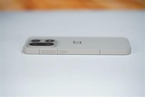 行业第一块165Hz高刷高分屏！一加15图赏(图12)