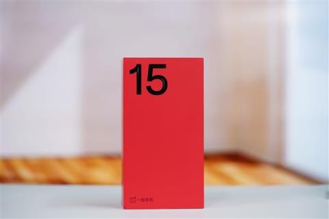 行业第一块165Hz高刷高分屏！一加15图赏(图24)