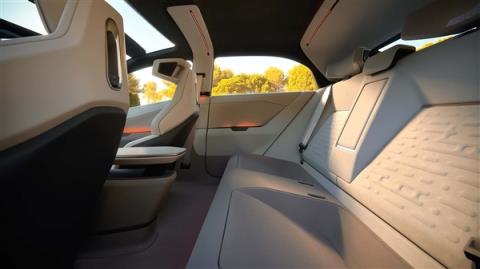 丰田玩激进 买菜车超进化!全新卡罗拉概念车首发(图9)