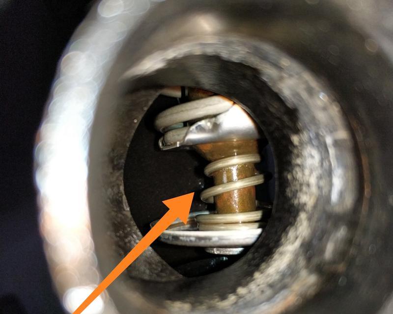 奥迪散热器拆卸步骤是什么？