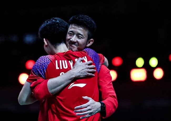 从“冷漠”球员到“活跃”教练,国青主帅谌龙:热爱是唯一答案