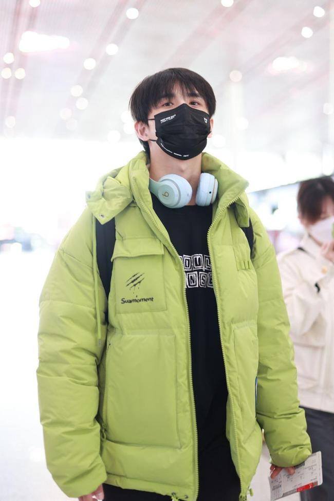 百元羽绒服可能只是碎羽毛 低价背后的信任危机