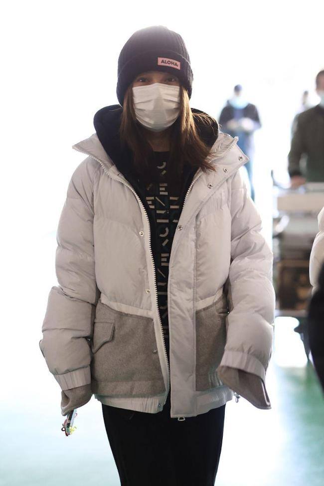 百元羽绒服可能只是碎羽毛 低价背后的信任危机