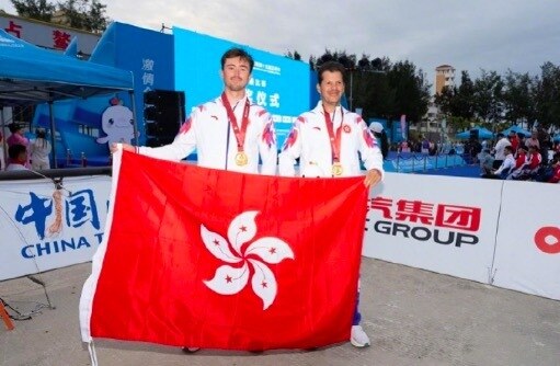 帆船选手贝俊龙夺港队十五运会首金!李家超:非常鼓舞!