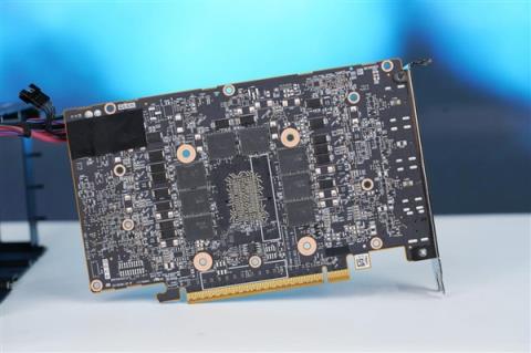 AMD最强专业显卡！蓝宝石AMDRadeonAIProR970032GB显卡图赏(图16)