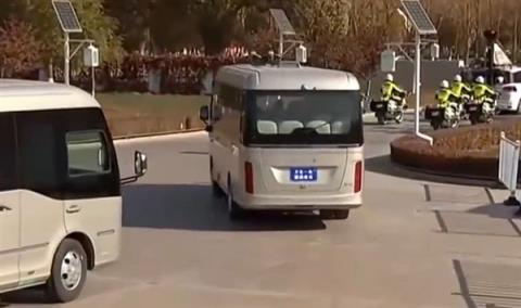 车牌写万无一失 神二十一全新转运车红旗国悦亮相(图1)