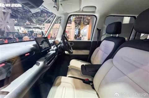 续航180公里 比亚迪纯电K-Car内饰遭曝:前后都是贯通座椅(图2)