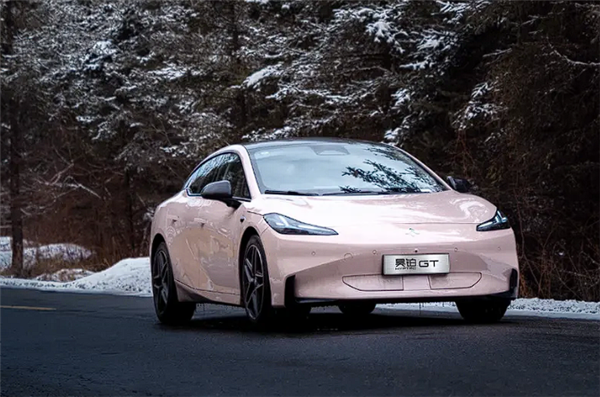 15万买中型纯电性能轿跑!广汽昊铂GT全新Lite版上市-图2 15万买中型纯电性能轿跑!广汽昊铂GT全新Lite版上市-图2