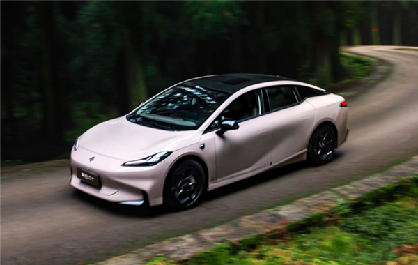 15万买中型纯电性能轿跑!广汽昊铂GT全新Lite版上市-图4 15万买中型纯电性能轿跑!广汽昊铂GT全新Lite版上市-图4