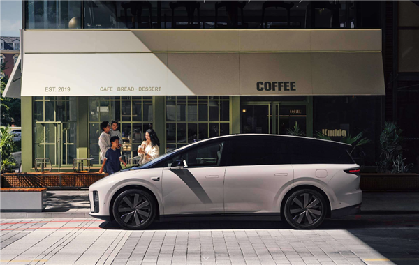 理想:召回部分MEGA 2024款电动汽车 极端情况下会造成动力电池热失控存安全隐患-图1 理想:召回部分MEGA 2024款电动汽车 极端情况下会造成动力电池热失控存安全隐患-图1