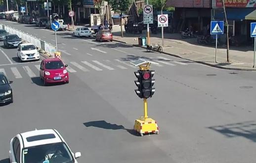 红绿灯停车下人5秒会被拍吗