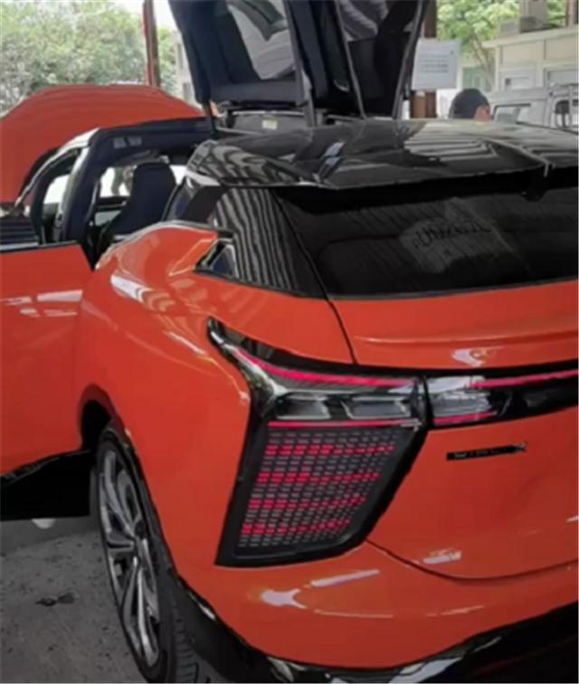 浙江首台高合HiPhi X挂牌?57万车车管所竟难寻车架号