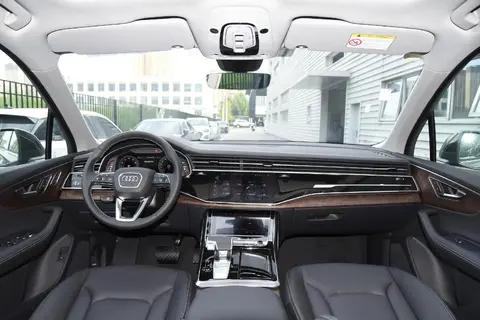 对比宝马X5?奥迪Q7座椅布局如何提供更佳乘坐体验