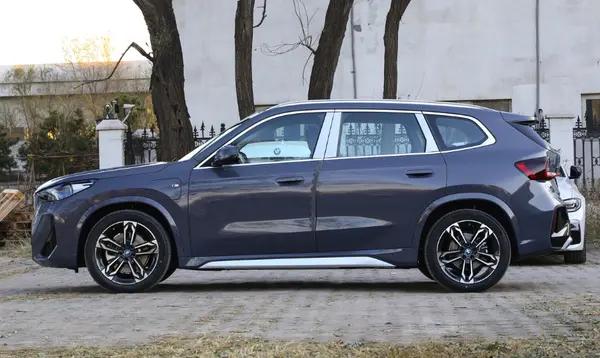 极越01分为三个版本配置极越01 Max版和Max长续航版