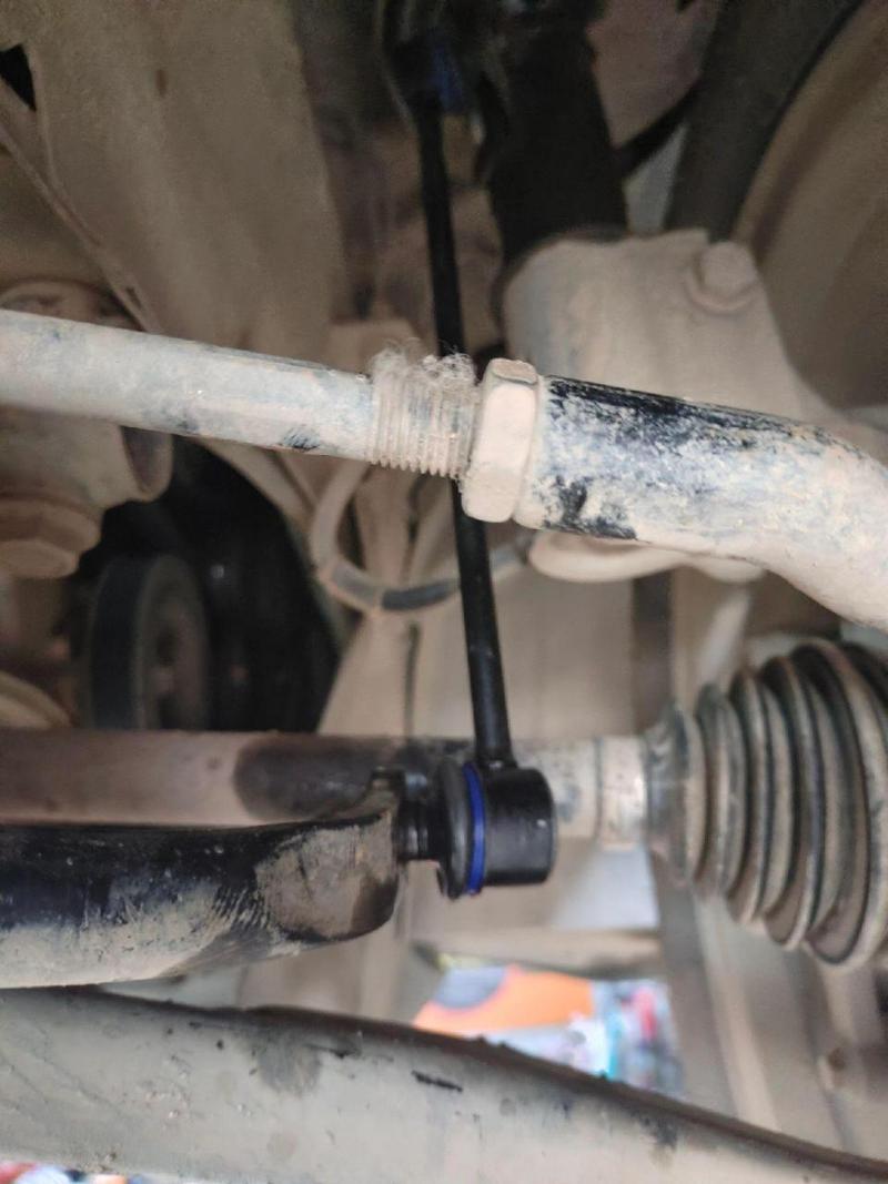 宝骏730减震器异响怎么解决