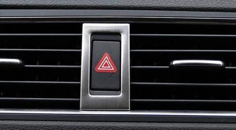 汽车打双闪时会被交警贴条吗