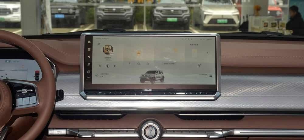 豪华硬派越野坦克700Hi4-T首发?42.8万元起售