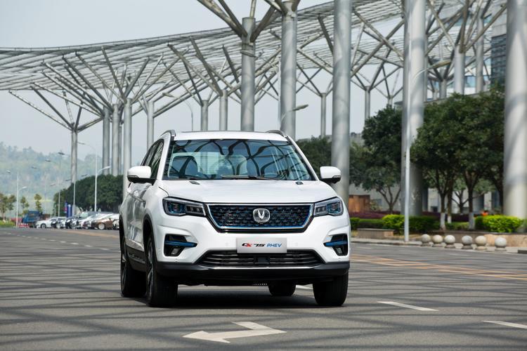 插电混动SUV长安CS75 PHEV与宋MD?谁更值得买?