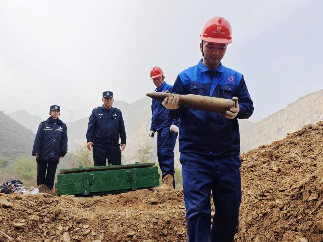 北京警方集中销毁废旧爆炸物 消除公共安全风险