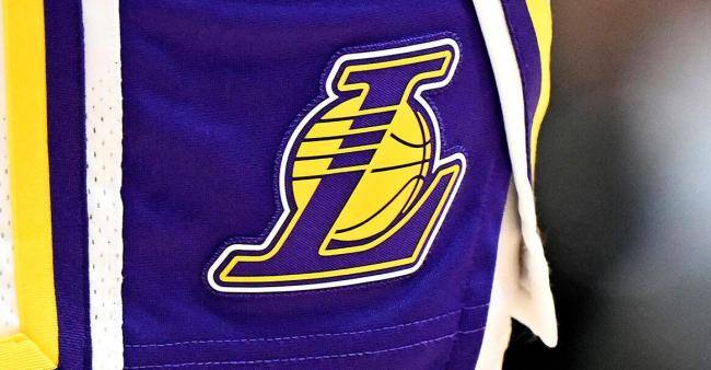 NBA董事会批准沃尔特收购湖人队交易 巴斯家族保留部分股权