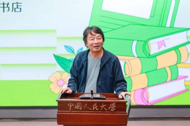 刘震云分享读书趣事 阅读启迪生活智慧