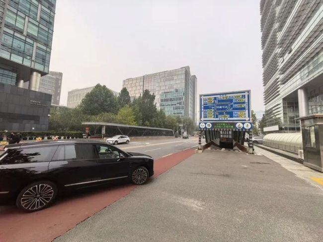 一街一策精准治理,今年北京累计新增机动车停车位近4万个 缓解停车难题