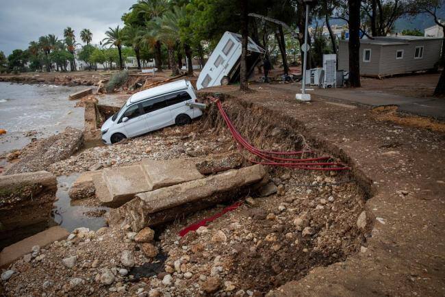 10月全球前沿气候科学研究&极端天气气候事件 森林减少与洪水频发