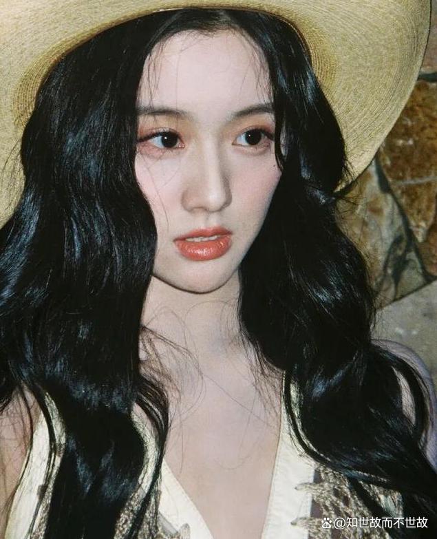 包上恩贴身衣物被司机偷拍售卖:明星隐私安全再响警钟!