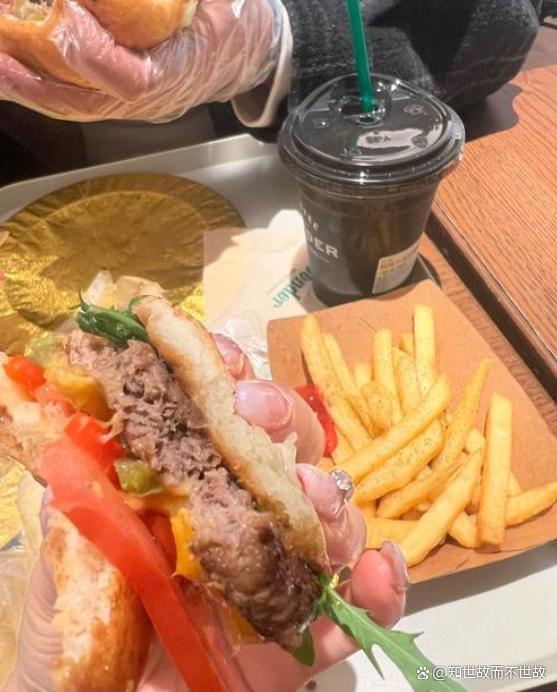 山西4元“中国汉堡”背后?藏着餐饮业的魔幻现实!