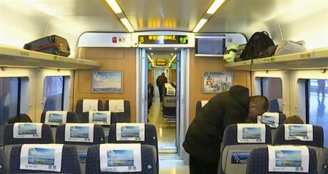 真当监控不存在!坐高铁上个厕所1万多的电脑没了:男子火速被抓(图1)