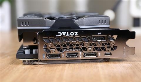 AMDRX7900显卡的USB-C接口废了！不再能充电(图2)