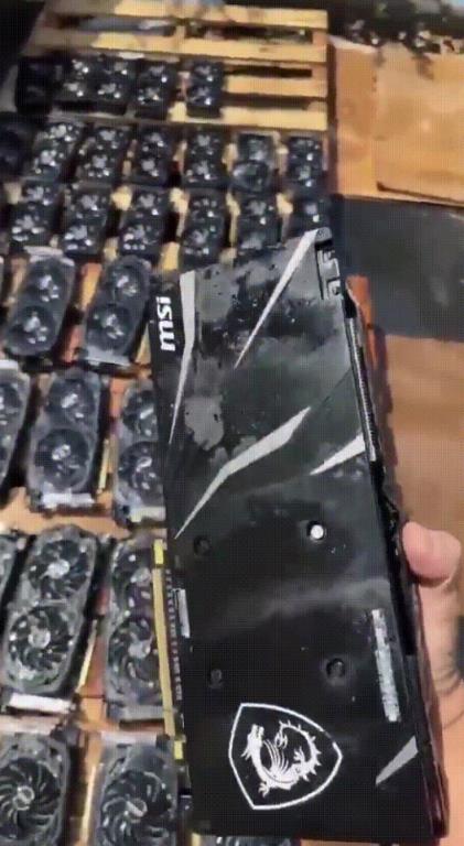 女孩自用99新!“暴力水洗显卡”引热议(图3)