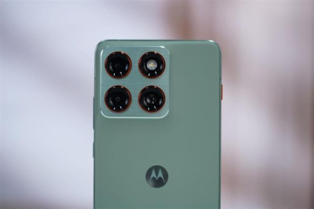 安卓Air首秀! 联想motoX70Air 评测:159g的极致轻薄(图1)