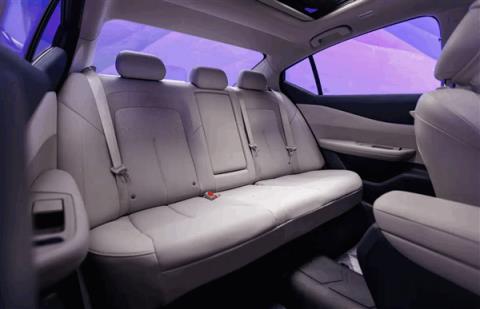 首搭华为座舱的燃油车!东风日产天籁·鸿蒙座舱内饰首发(图3)