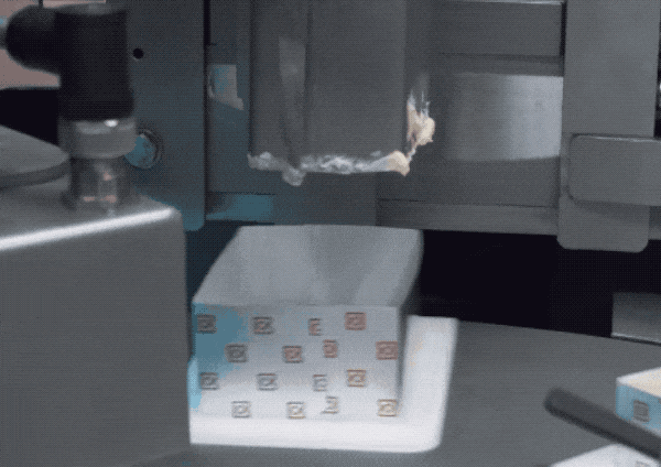 是谁给黄油块包得整整齐齐(图4)