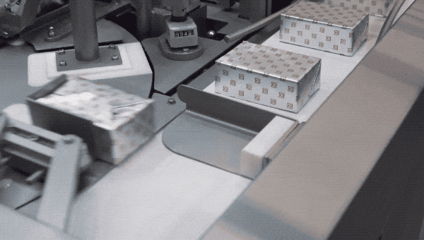 是谁给黄油块包得整整齐齐(图10)