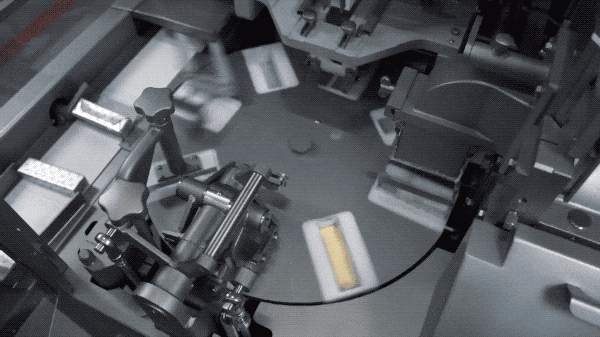 是谁给黄油块包得整整齐齐(图11)