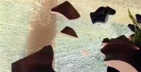 西安火锅店回应空中座位玻璃碎裂：玻璃共5层 仅表面碎裂(图1)