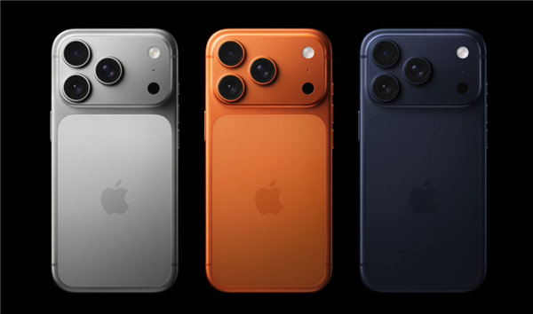 老头乐跟劳斯莱斯撞上 网友：老头乐没保险该怎么赔(图2)