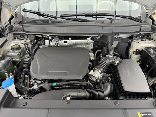 哈弗枭龙MAX这是一套插电式混动的四驱系统